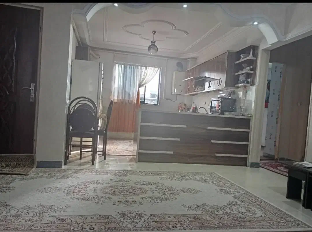 آپارتمان با نورگیری وپارکینگ و انباری اختصاصی|فروش آپارتمان|صومعه‌سرا, |دیوار