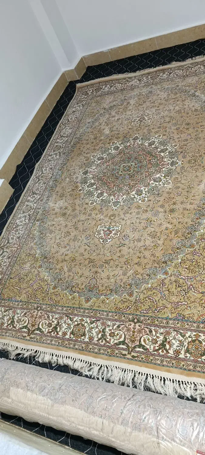 دو عدد فرش 6متری|فرش|درگهان, |دیوار