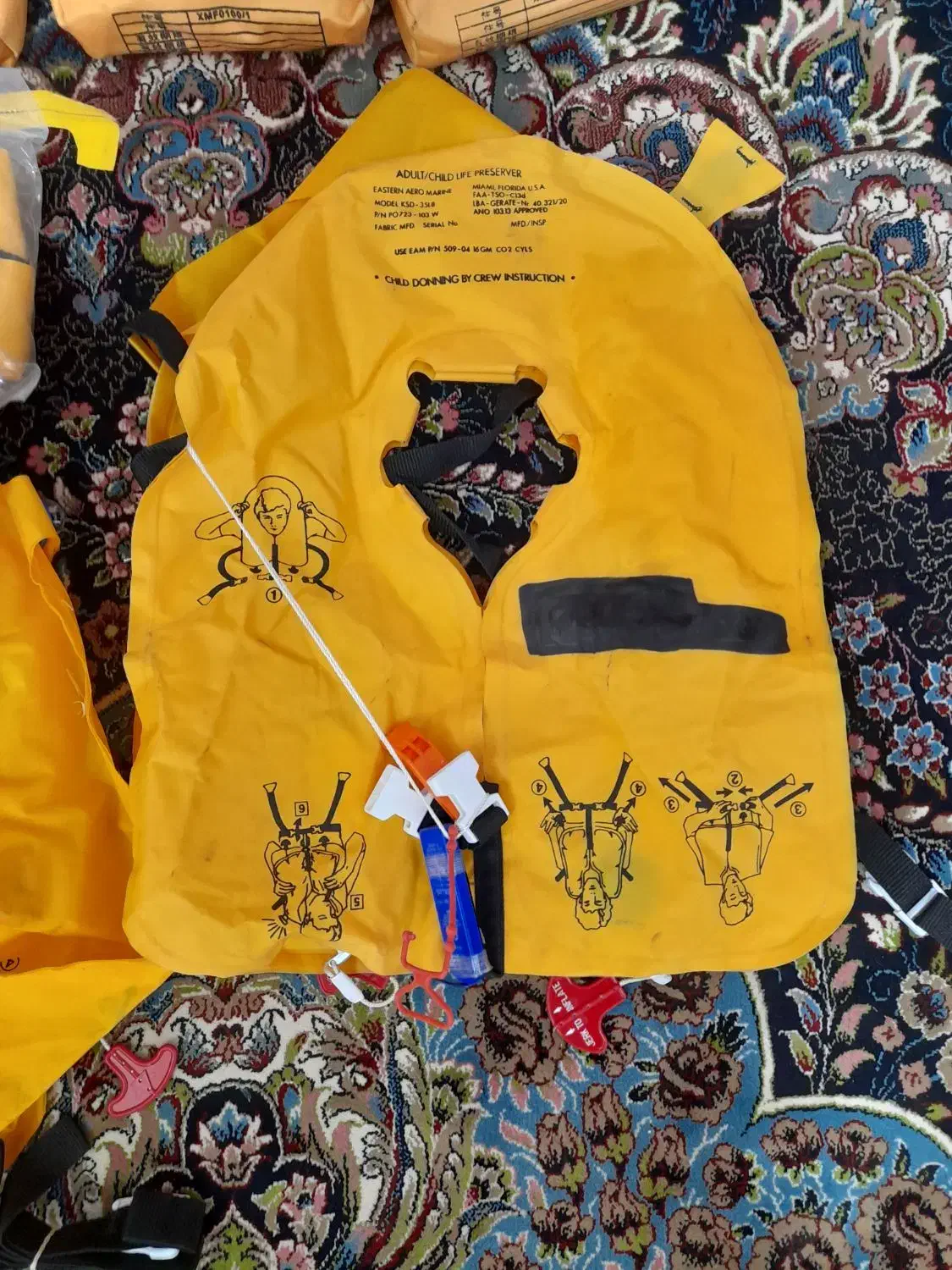 ۶تاجلیقه نجات دارای کپسول باد ولامپ|غواصی و ورزش‌های آبی|ماهان, |دیوار