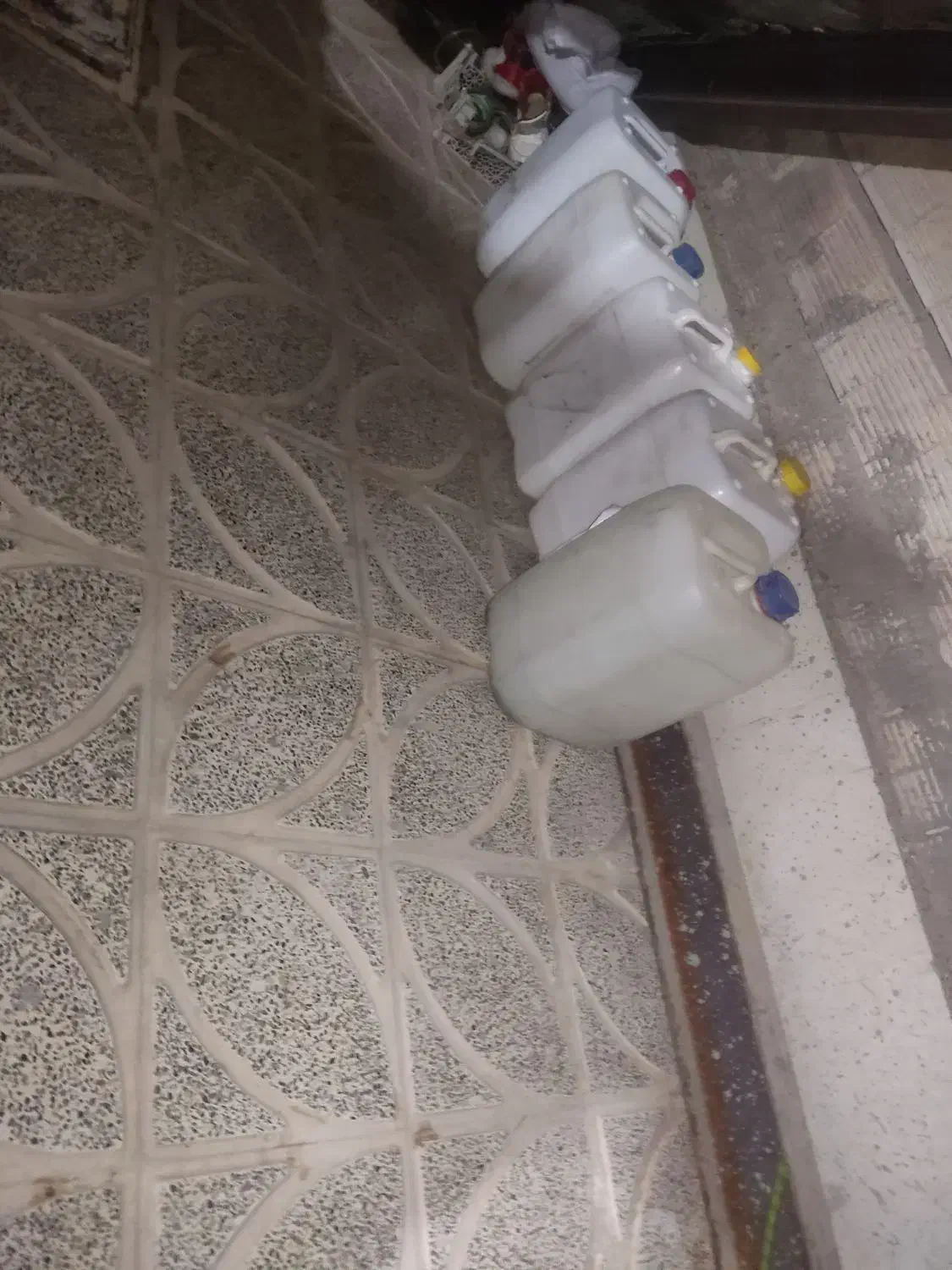 گالن|ظروف نگهدارنده، پلاستیکی، یکبارمصرف|بیرجند, |دیوار