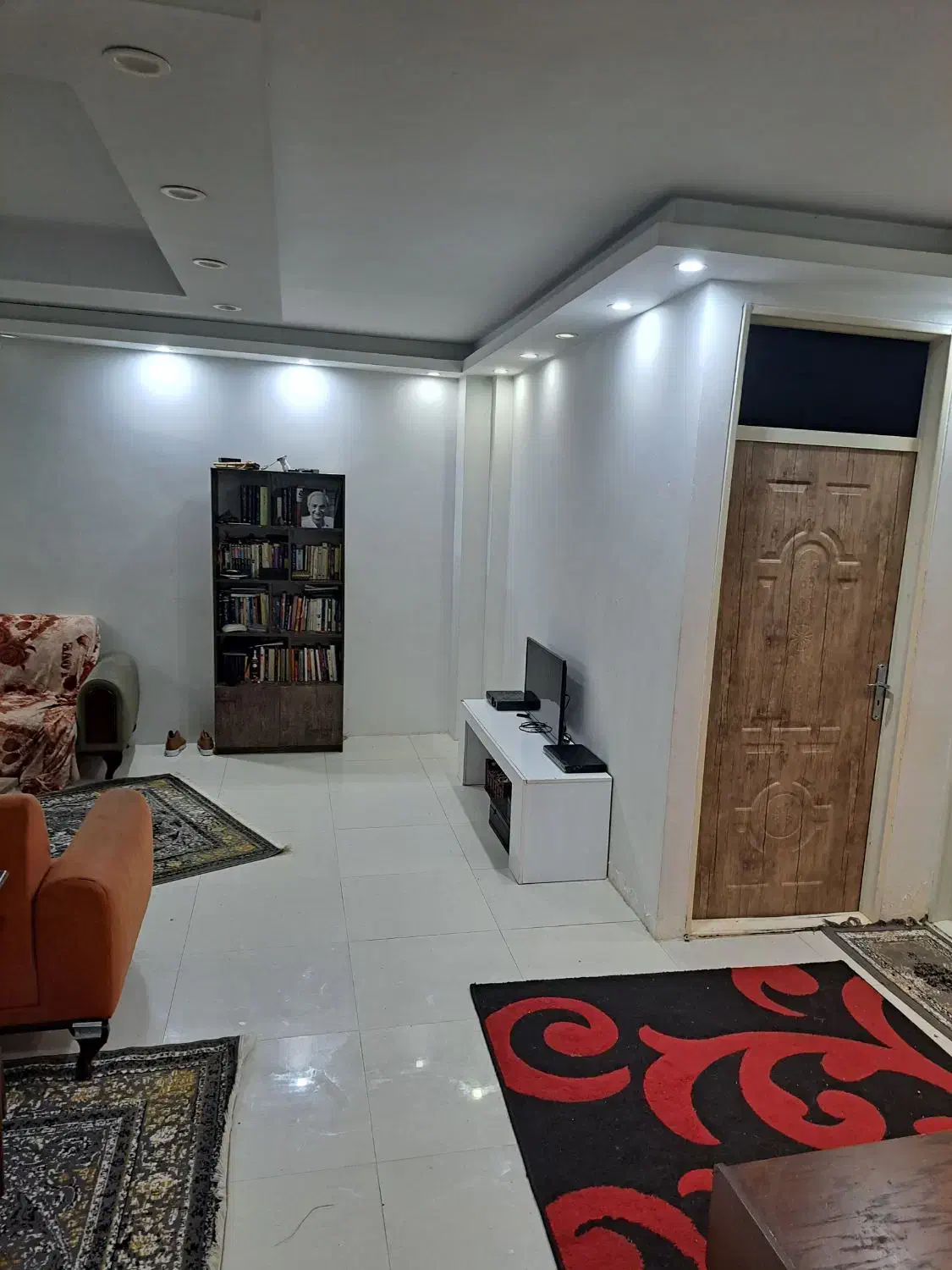 اجاره باغچه ۳۰۰ متری خیابان زیبادشت|اجارهٔ خانه و ویلا|محمدشهر, شهرک چمران|دیوار