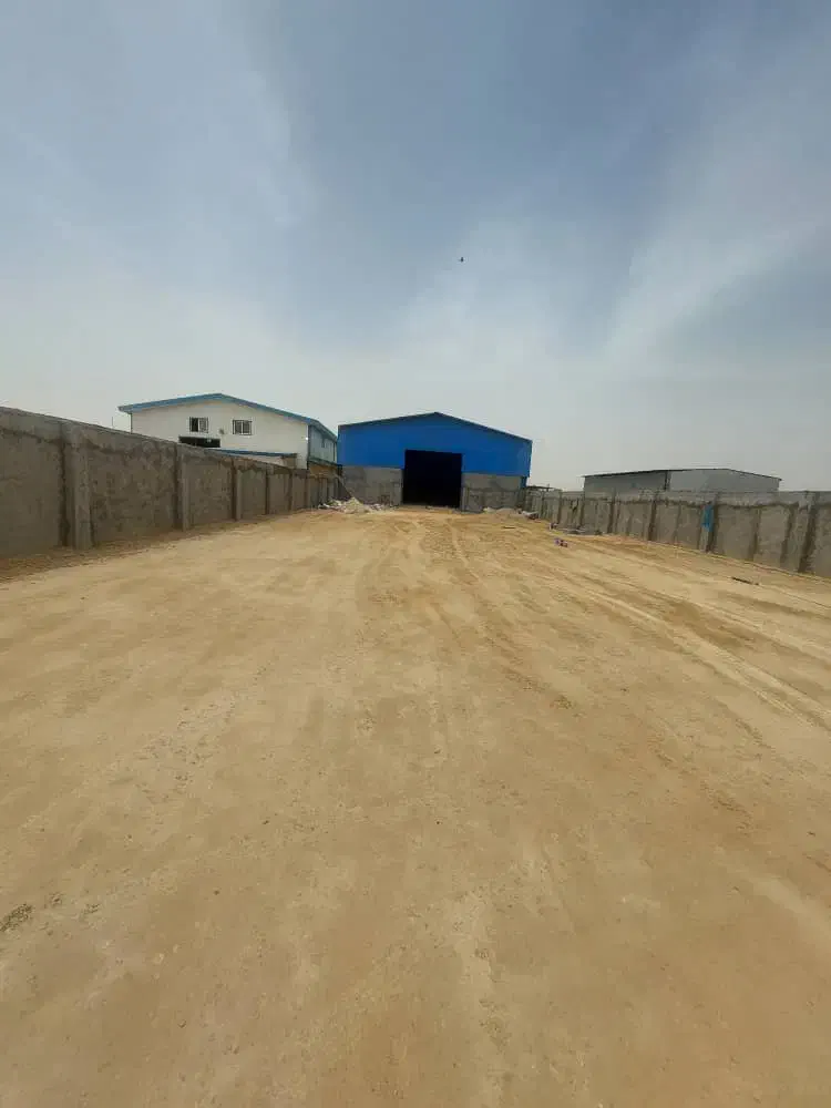 رهن و اجاره ملک گاراژ گاراج یارد شرکتی مجهز|اجارهٔ دفتر صنعتی، کشاورزی، تجاری|اهواز, کوی آغاجاری|دیوار