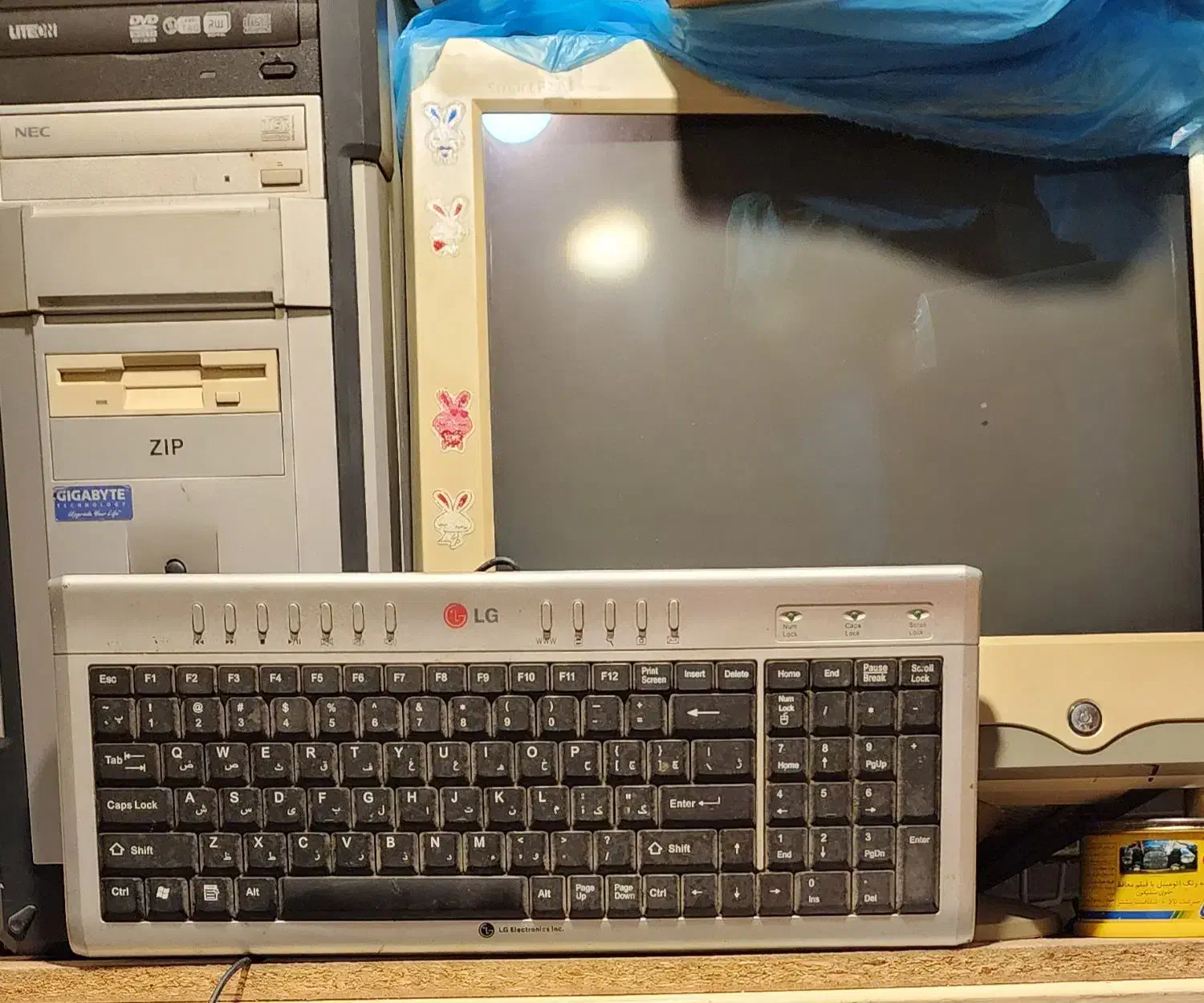 مانیتور وکیس و کی برد|قطعات و لوازم جانبی رایانه|رشت, نیکمرام|دیوار