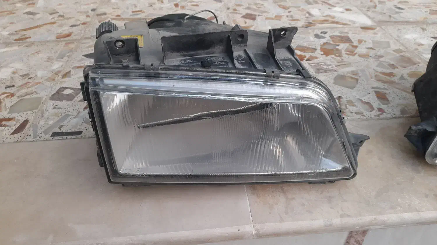 لامپ منزل ومقداری خوردوریز|لامپ و چراغ|نهاوند, |دیوار