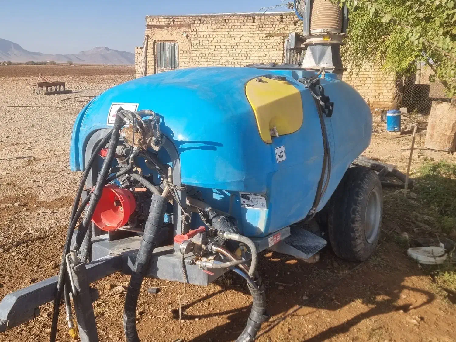 سمپاش ۲۰۰۰ لیتری توربو|ماشین‌آلات صنعتی|برخوار, |دیوار