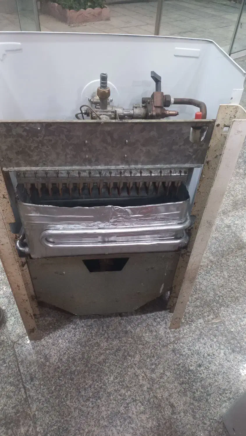 آبگرمکن|آبگرمکن، پکیج، شوفاژ|بروجرد, |دیوار