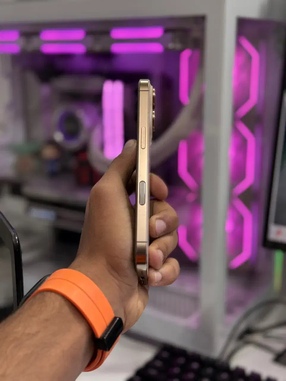 iphone 16 pro ریجستر شده|موبایل|شاهین‌شهر, گزبرخوار|دیوار