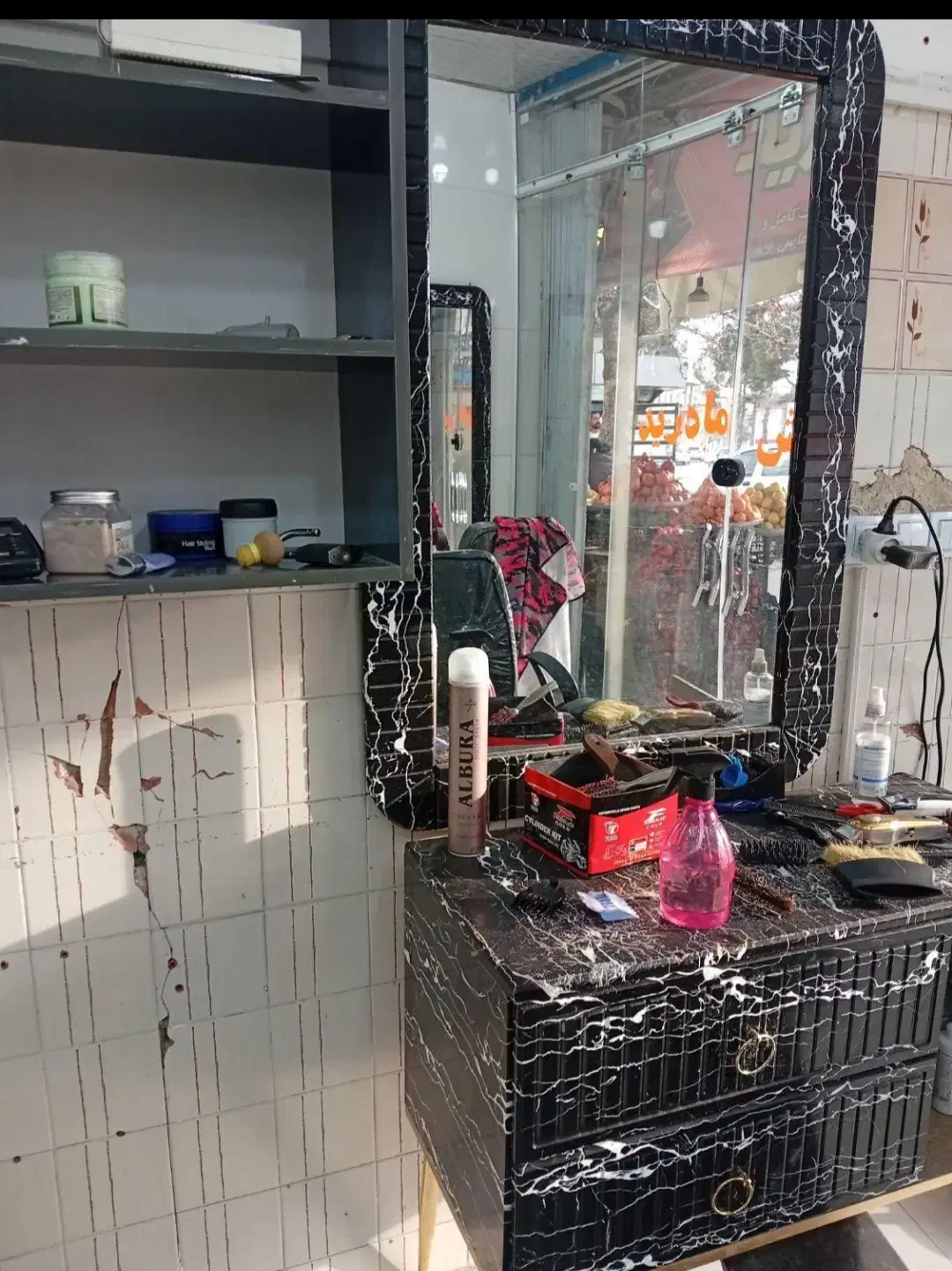 دو عدد آینه با میز|آینه|یاسوج, |دیوار