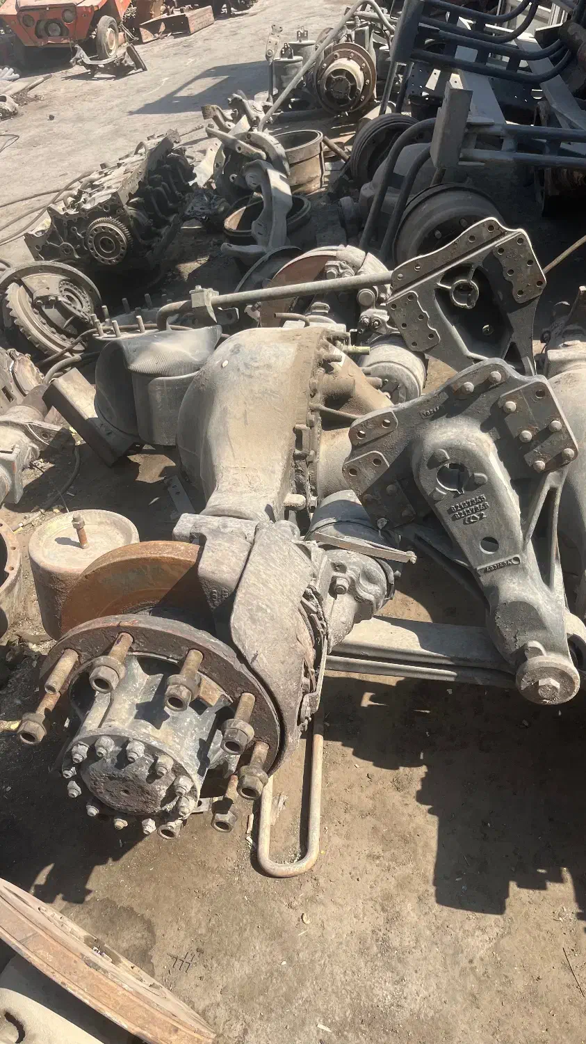 فروش دیفرانسیل برای کامیونهای چینی و لوازم ولوو|قطعات یدکی و لوازم جانبی|اصفهان, دهنو|دیوار