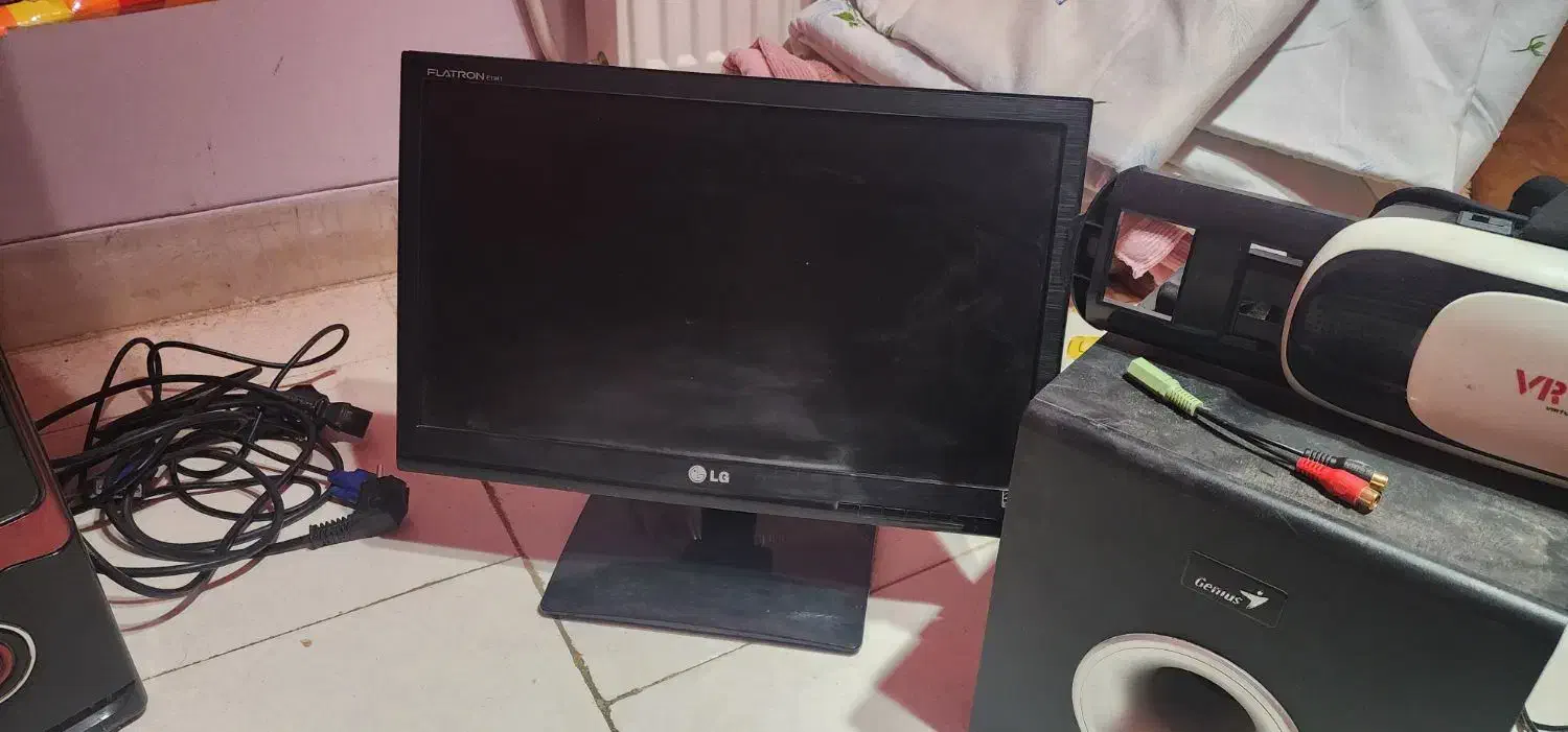 مانیتور، کیس، موس و کیبورد. بلندگو. عینک ویآر|قطعات و لوازم جانبی رایانه|همدان, |دیوار