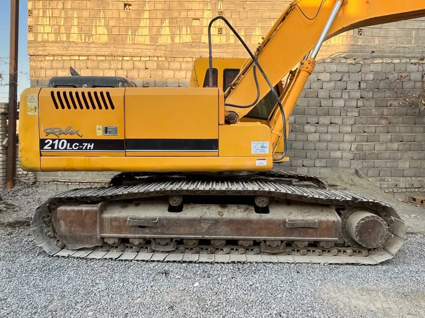 بیل هیوندا اتاق زرد ۲۱۰موتورH|خودرو سنگین|اصفهان, آبشار|دیوار