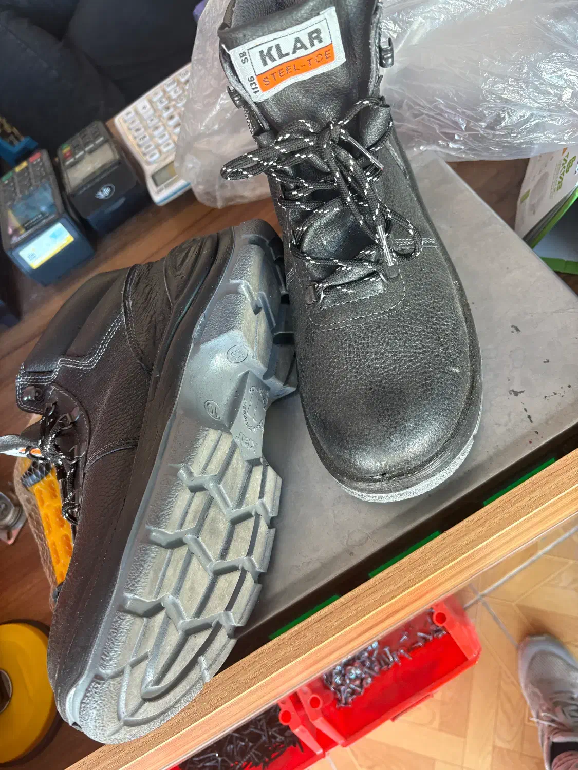 کفش ایمنی|کیف، کفش، کمربند|مبارکه, |دیوار