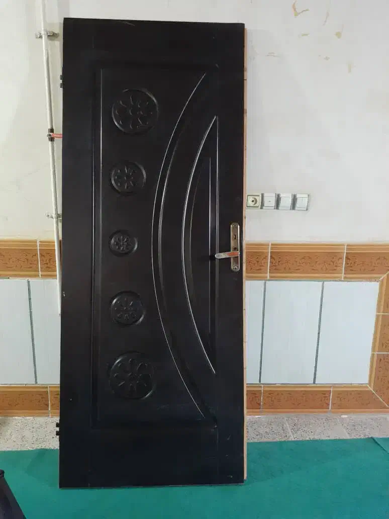 درب درجه یک بهمراه قفل جنس خوب|مصالح و تجهیزات ساختمان|ایذه, |دیوار