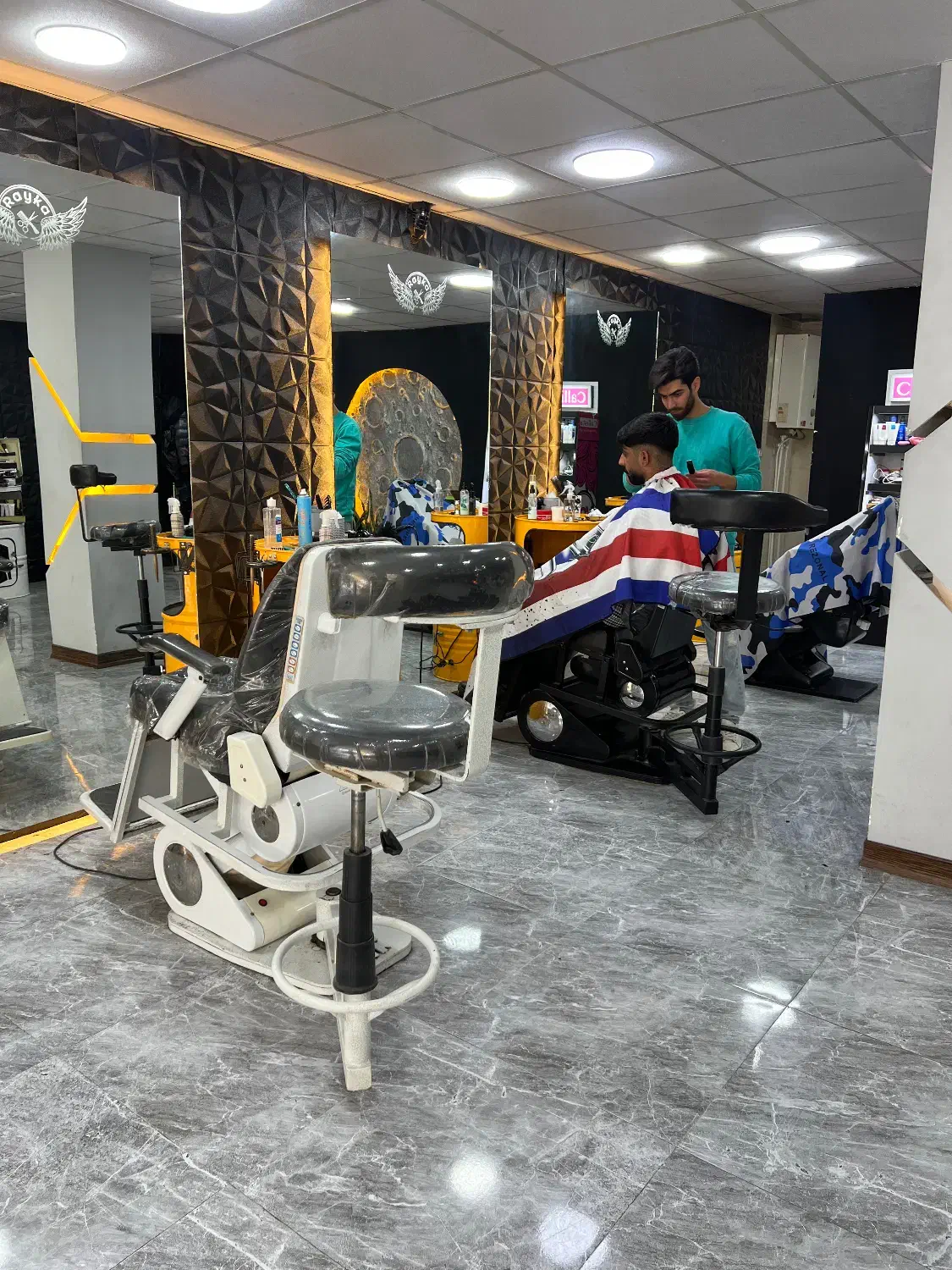 ۲عدد صندلی آرایشگاهی|آرایشگاه و سالنهای زیبایی|ازنا, |دیوار