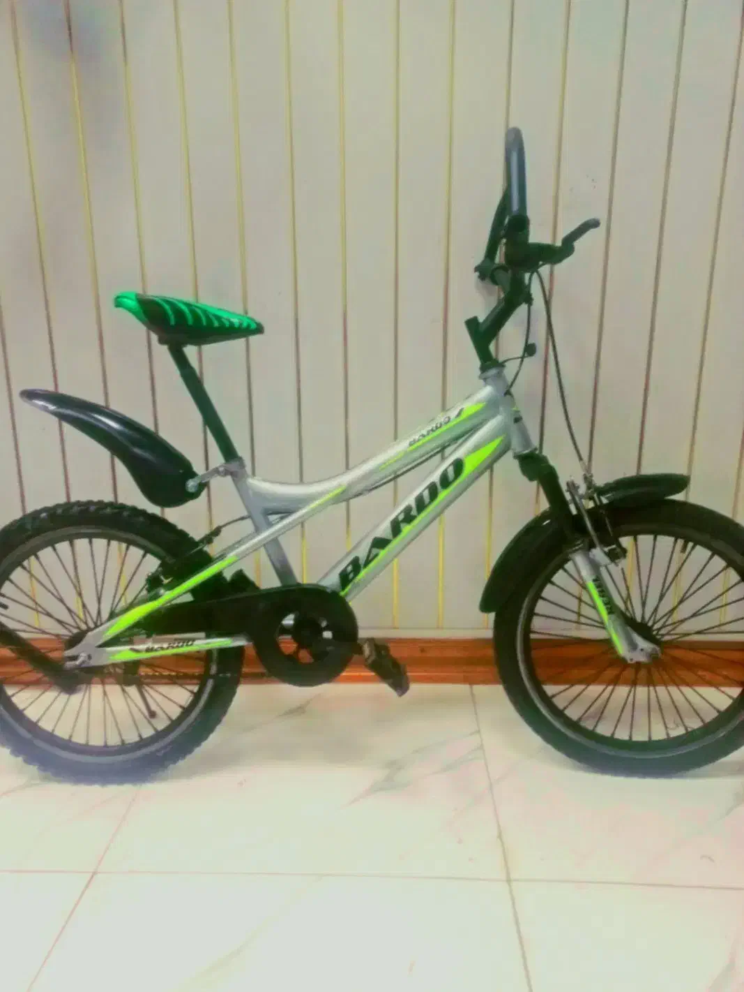 دوچرخه ۲۰ کمک دار حرفه ای تمیز سالم|دوچرخه، اسکیت، اسکوتر|قم, شاه ابراهیم|دیوار