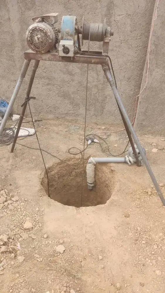 حفر چاه و چاه کن|خدمات پیشه و مهارت|شاهینشهر, فردوسی|دیوار
