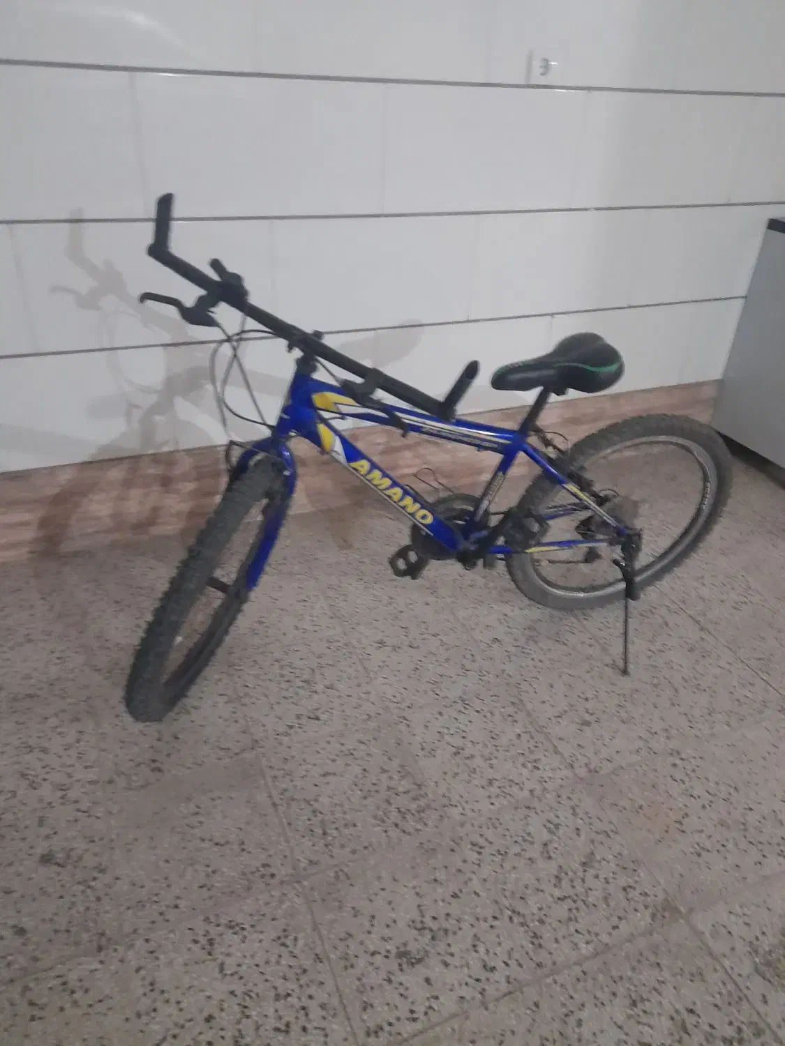 دوچرخه ۲۴|دوچرخه، اسکیت، اسکوتر|میانه, |دیوار