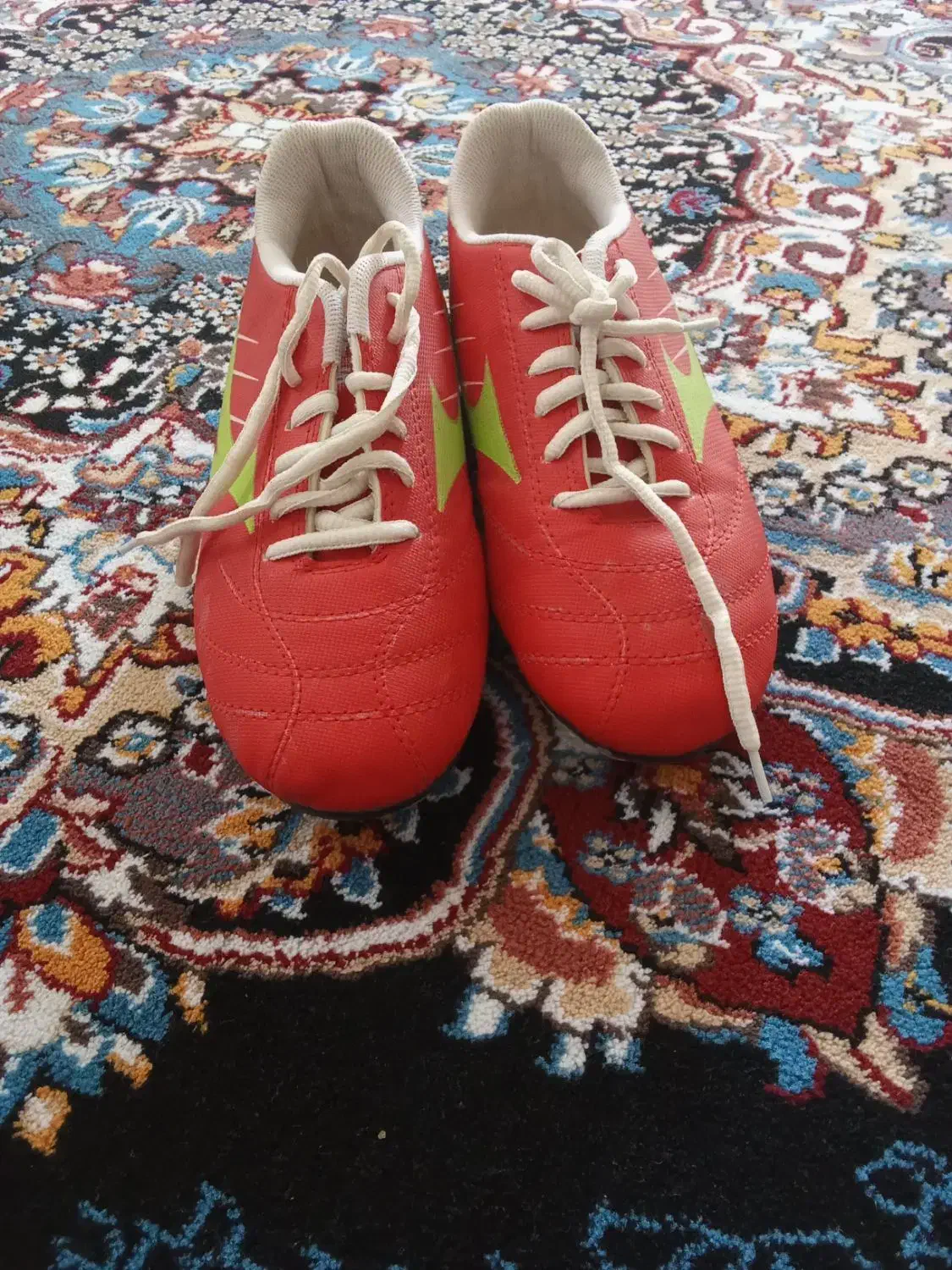 کفش ورزشی رو چمن|کیف، کفش، کمربند|ایلام, |دیوار