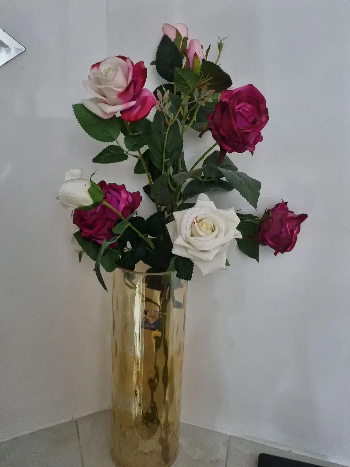 گل و گلدان شیشه ای|گل مصنوعی|رشت, دیانتی|دیوار