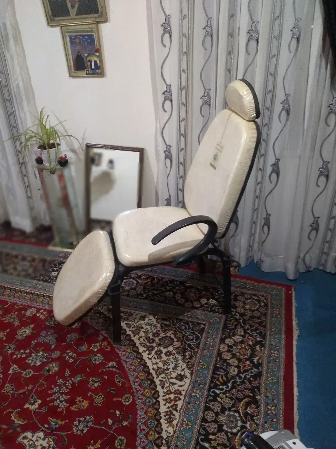 آینه، کمد دراور سه کشو کابینتی و صندلی آرایشگاه|حراج|آستانه اشرفیه, |دیوار