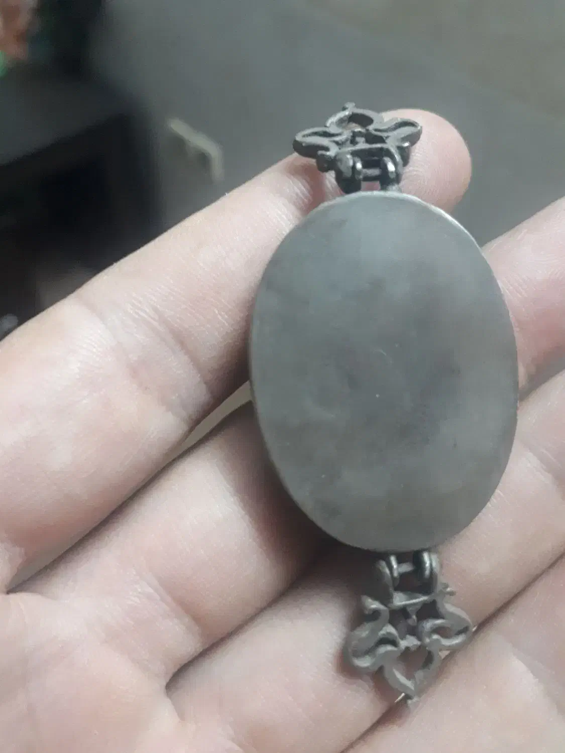 بازوبند نقره خطی قدیمی|جواهرات|قم, چهل درخت‎|دیوار