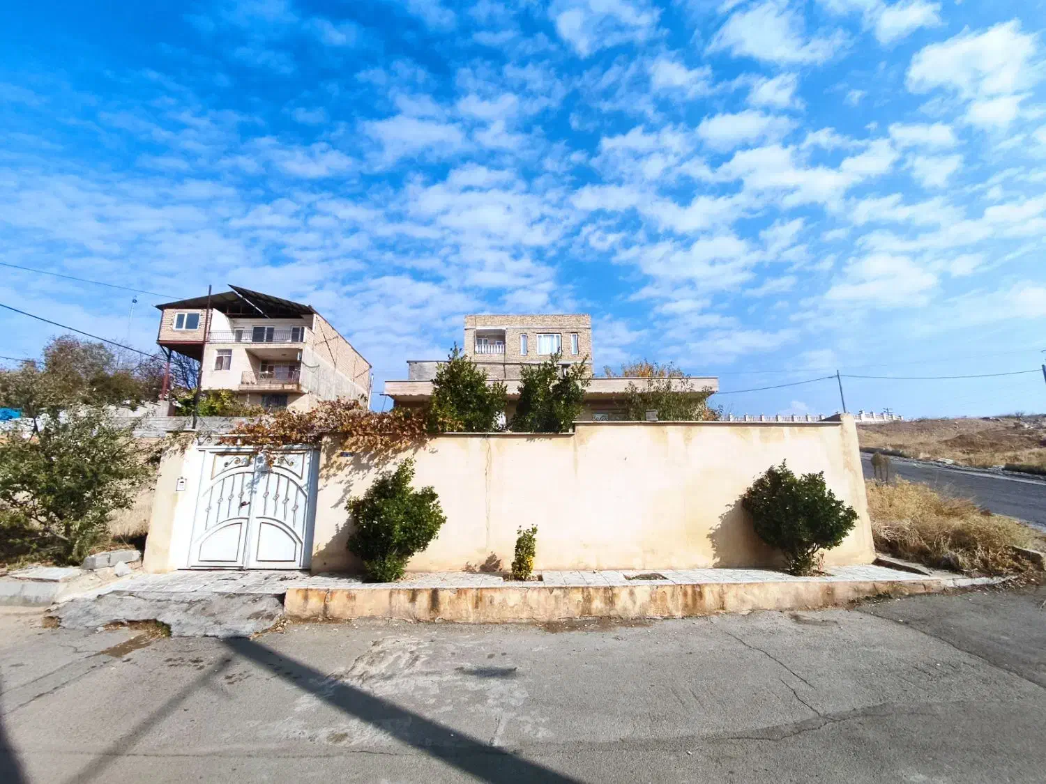 ویلایی هیو،نصف تهاتر نصف نقد|فروش خانه و ویلا|هشتگرد, هشتگرد قدیم|دیوار