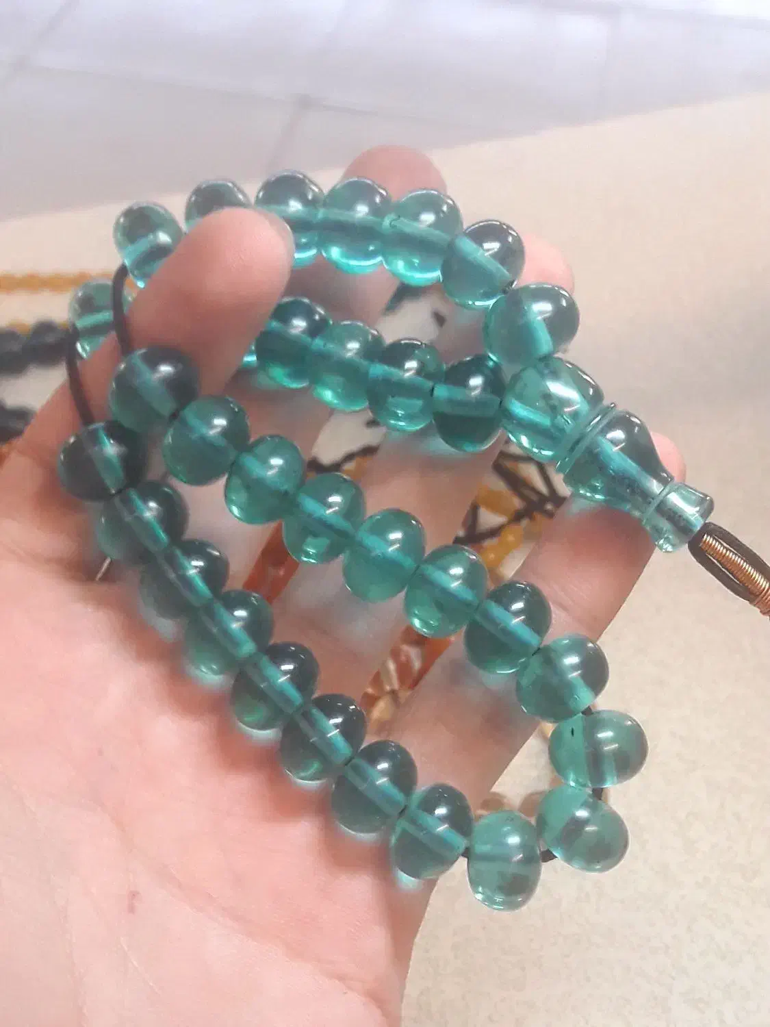 دو عدد تسبیح سندلوس|کلکسیون اشیاء عتیقه|تبریز, |دیوار