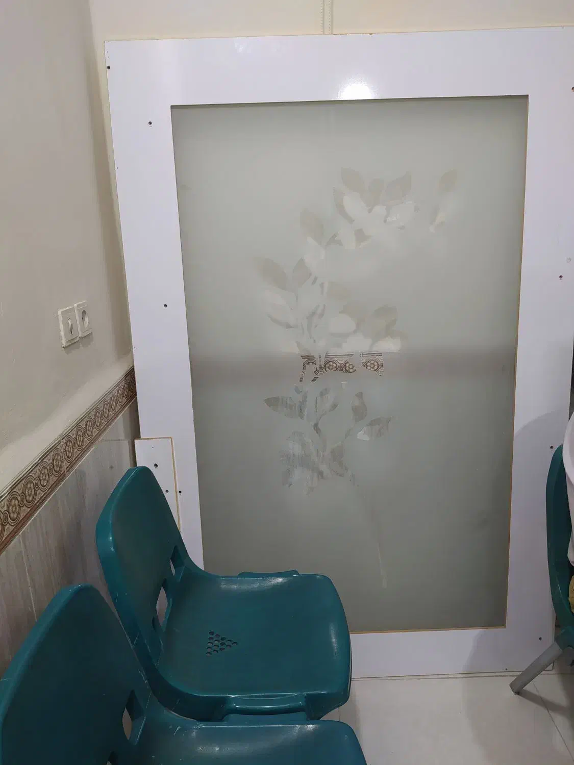 پارتیشن ام دی اف و شیشه ای سفید طلایی|دفتر کار|کرمانشاه, |دیوار