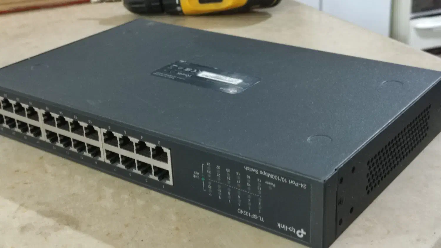 کابل شبکه LAN و هاب 24 عددی|مودم و تجهیزات شبکه|تربت جام, مسکن مهر|دیوار