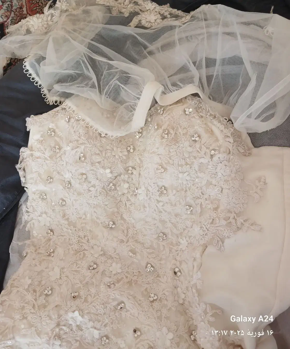 لباس عروس|لباس|صدرا-فارس, فاز ۱|دیوار