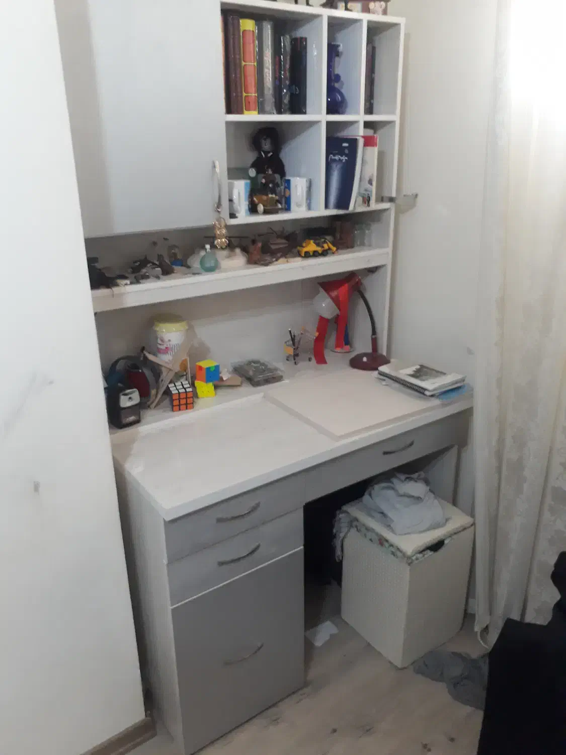 میز مطالعه و تخت عرض ۱۲۰|مبلمان خانگی و میز عسلی|ارومیه, |دیوار