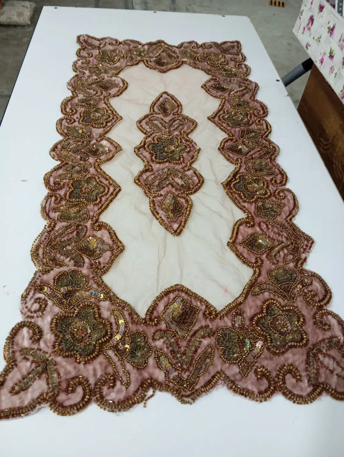 رومیزی|پرده، رانر، رومیزی|قم, بنیاد|دیوار