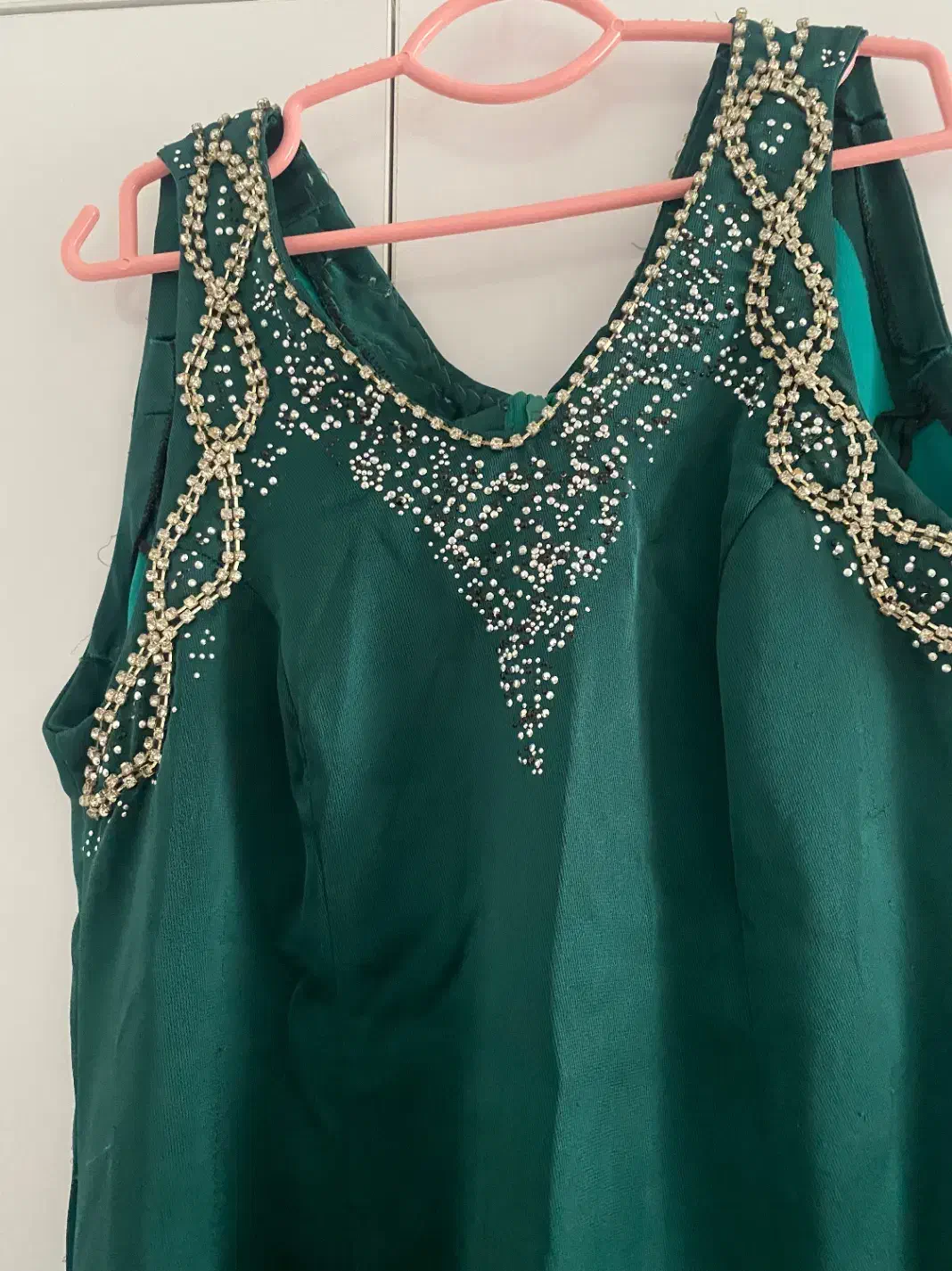 لباس مجلسی|لباس|رشت, فلسطین|دیوار