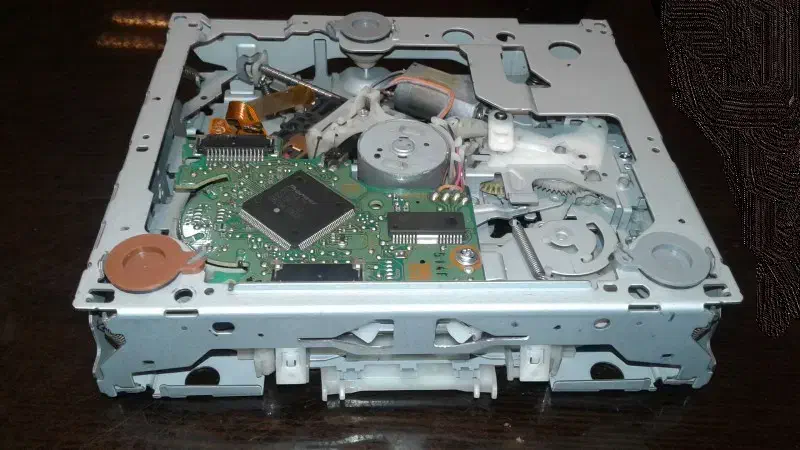 مکانیزم CD پایونیر|آلات موسیقی|کاشان, فاز ۲ ناجی آباد|دیوار