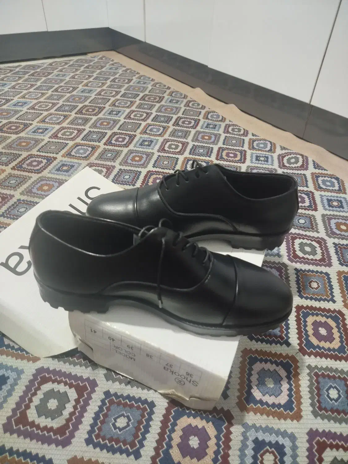 کفش مجلسی|کیف، کفش، کمربند|دورود, |دیوار