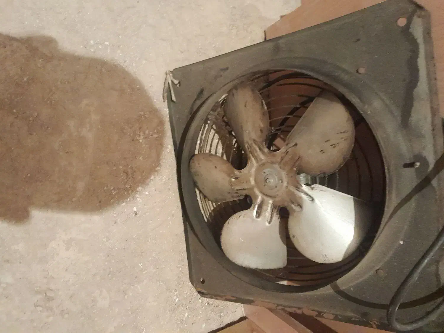 هواکش|پنکه و تصفیه‌کنندهٔ هوا|تبریز, |دیوار