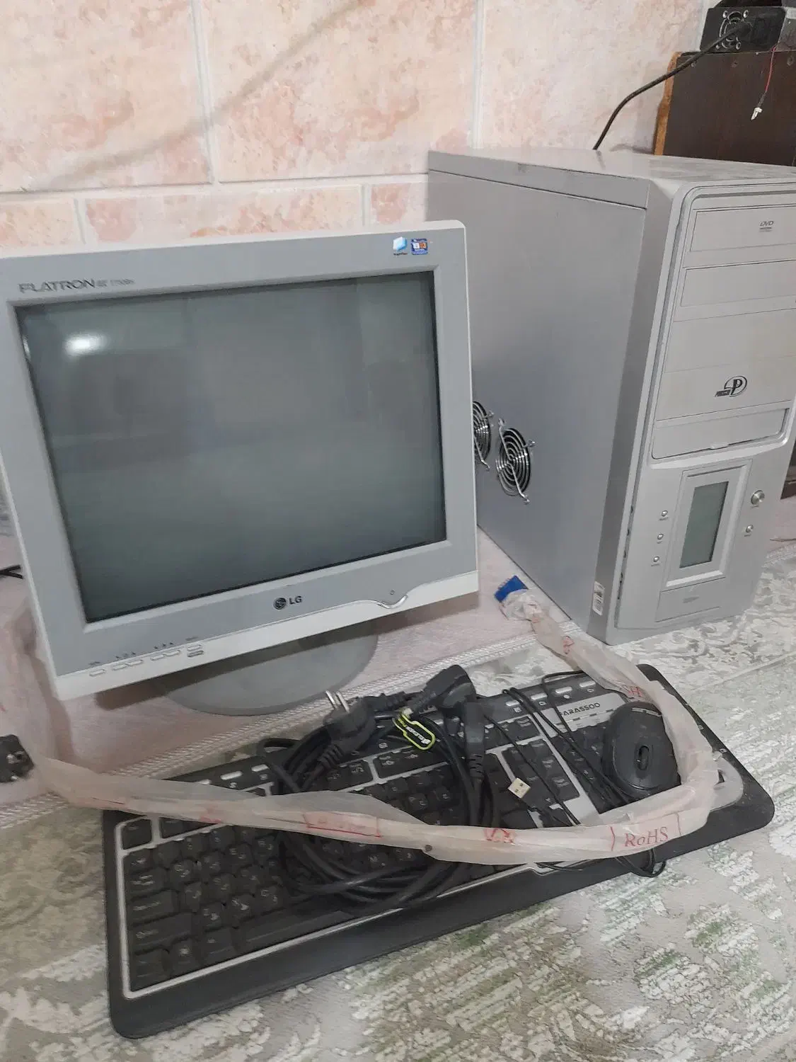 فروش کامپیوتر با لوازم کامل|رایانه رومیزی|اسفراین, |دیوار