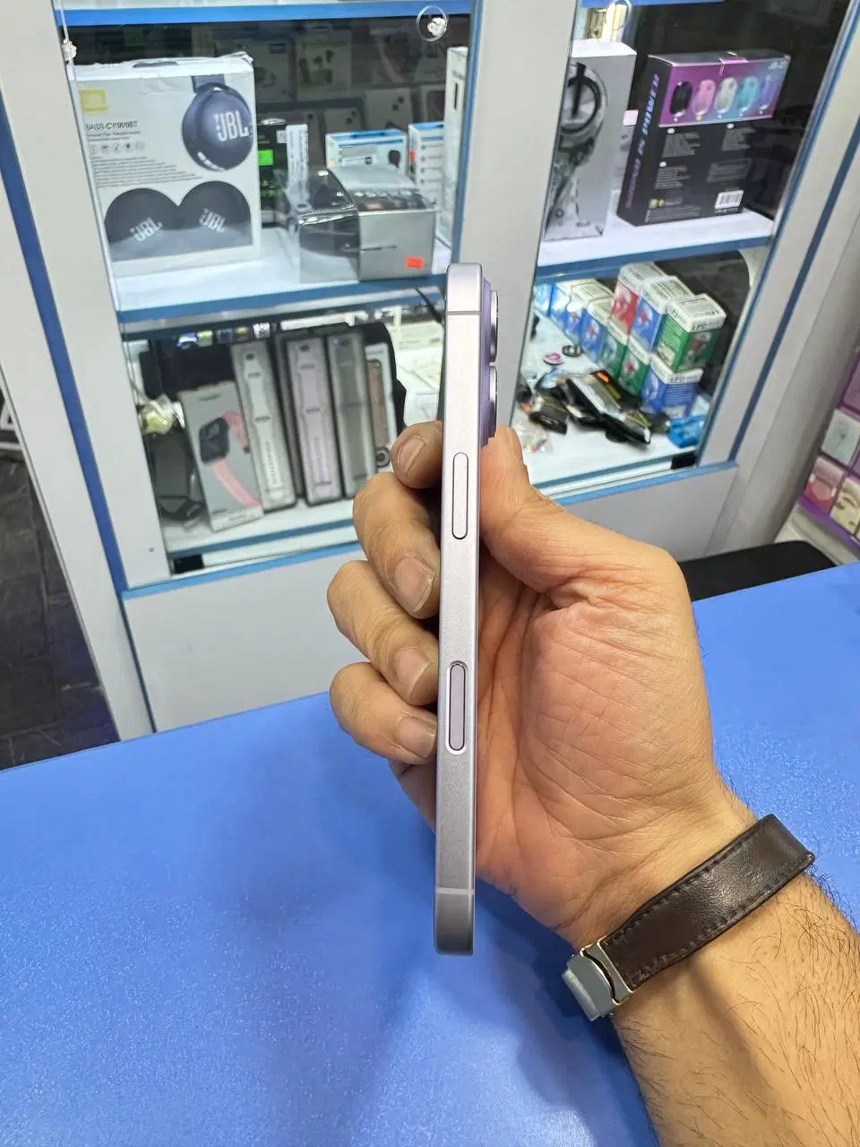 iphone 17|موبایل|رشت, کاکتوس|دیوار