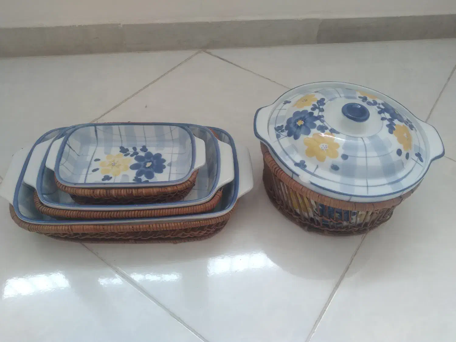 گل پنبه ای|ظروف سرو و پذیرایی|مهاجران, |دیوار