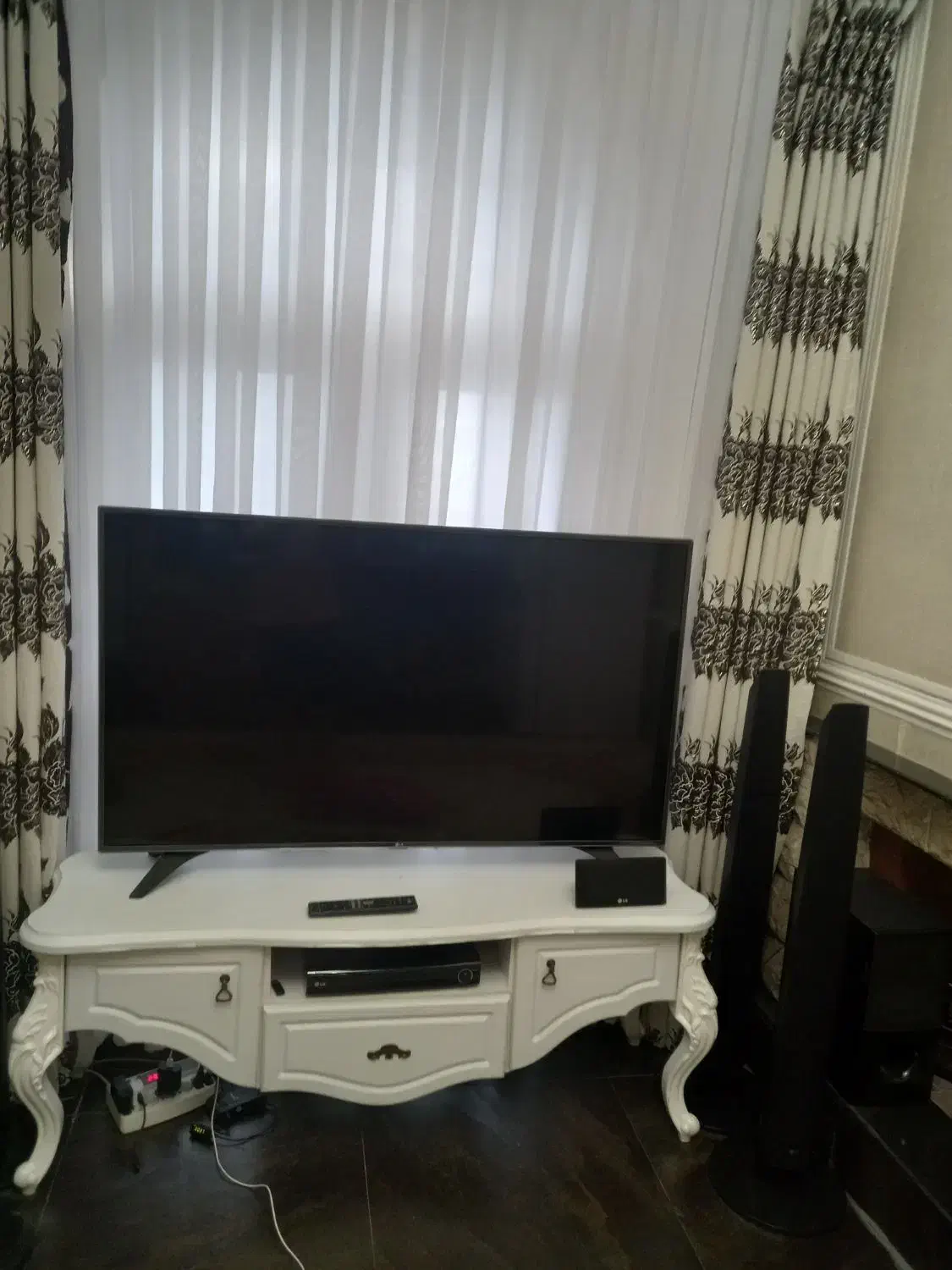 میز تلویزون‌مناسب سایز ۵۵|میز تلویزیون|تهران, بهداشت|دیوار