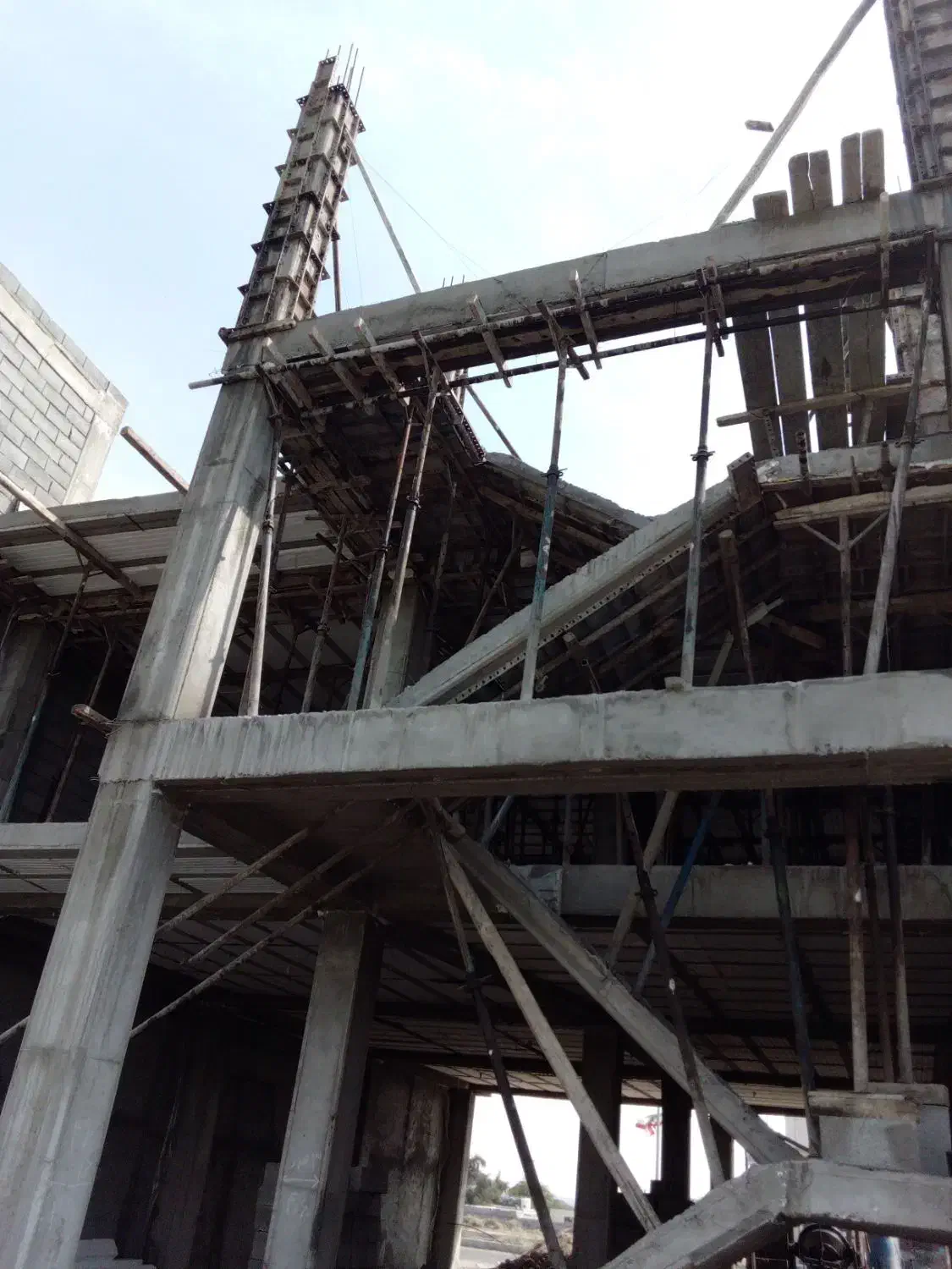 شراکت در کار ساخت و ساز ساختمان وآلموتوربندی|استخدام معماری، عمران و ساختمانی|بندرعباس, |دیوار