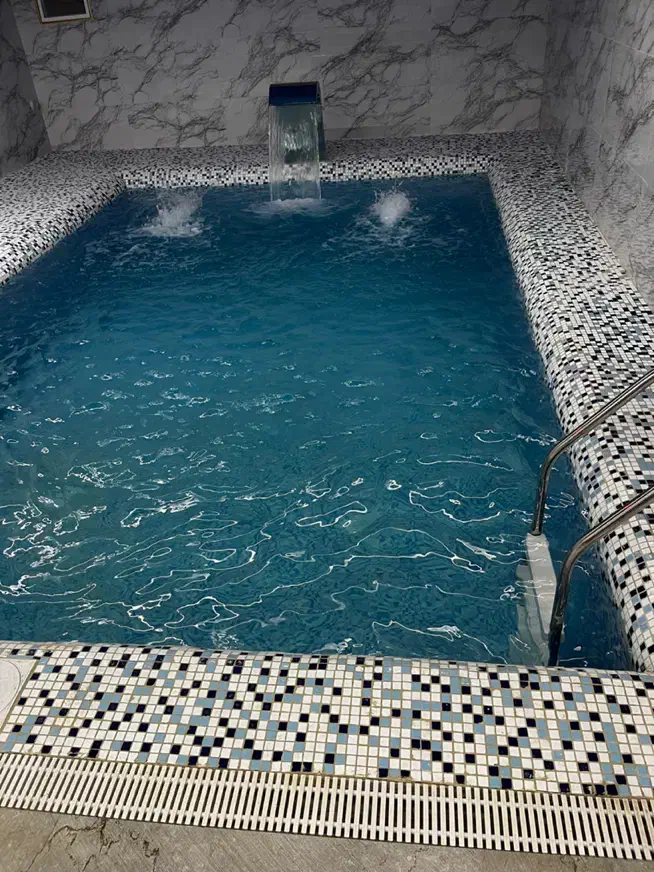 اجاره ویلا استخر جگوزی سونا بخار ( کد 2 )|اجارهٔ کوتاه‌مدت ویلا و باغ|تبریز, |دیوار