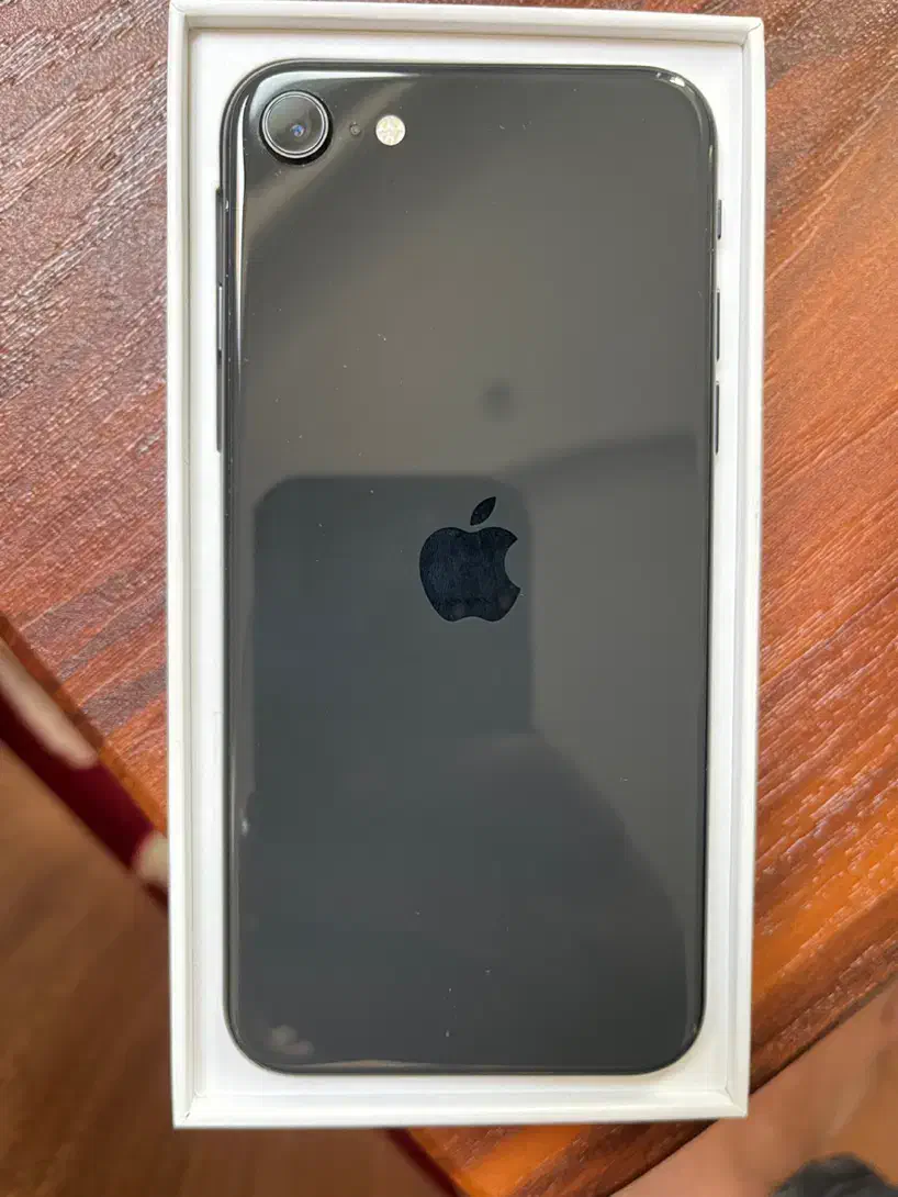 IPHONE SE 2020 (128-black-LLA)|موبایل|تهران, نیروی هوایی (پیروزی)|دیوار
