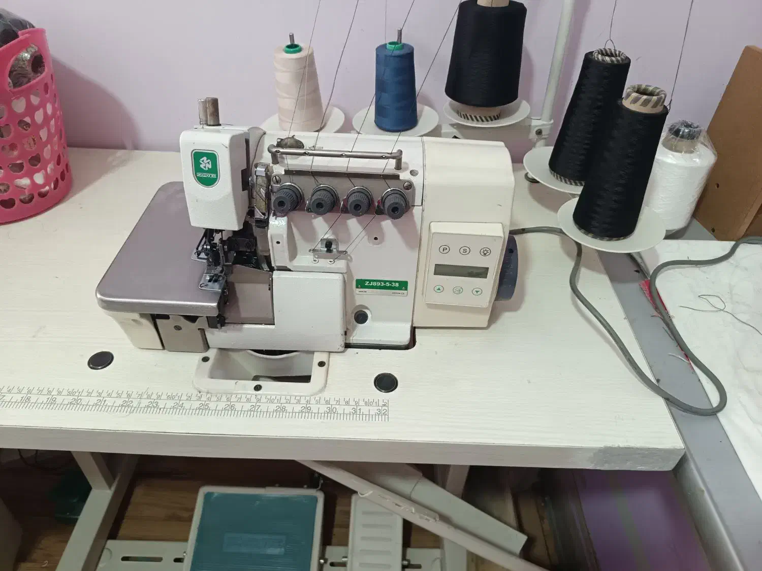 چرخ سردوز صنعتی  پنج نخ زوجی تمیز وسالم|لوازم خیاطی و بافتنی|کاشمر, |دیوار