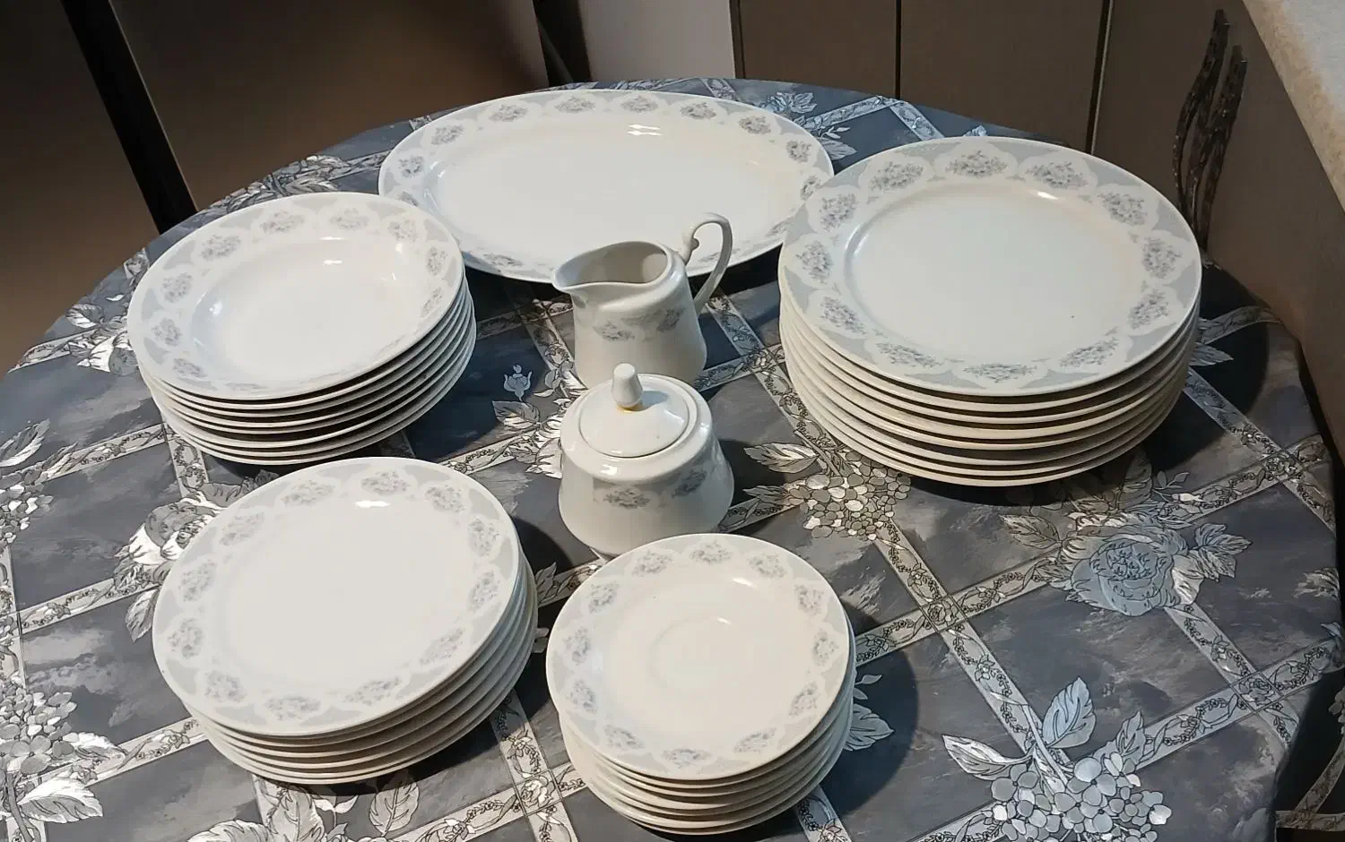 ظروف چینی|ظروف سرو و پذیرایی|صدرا-فارس, فاز ۱|دیوار