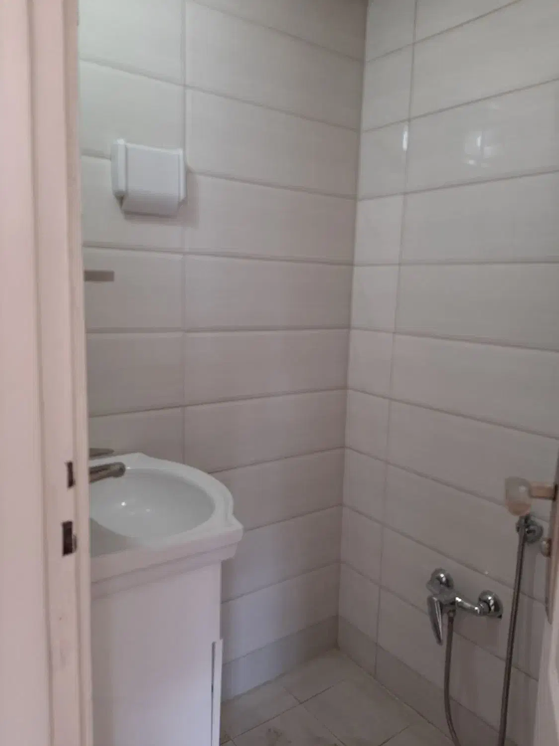 آپارتمان ۶۸متر ،تخلیه،با پارکینگ و انباری فلکه دوم