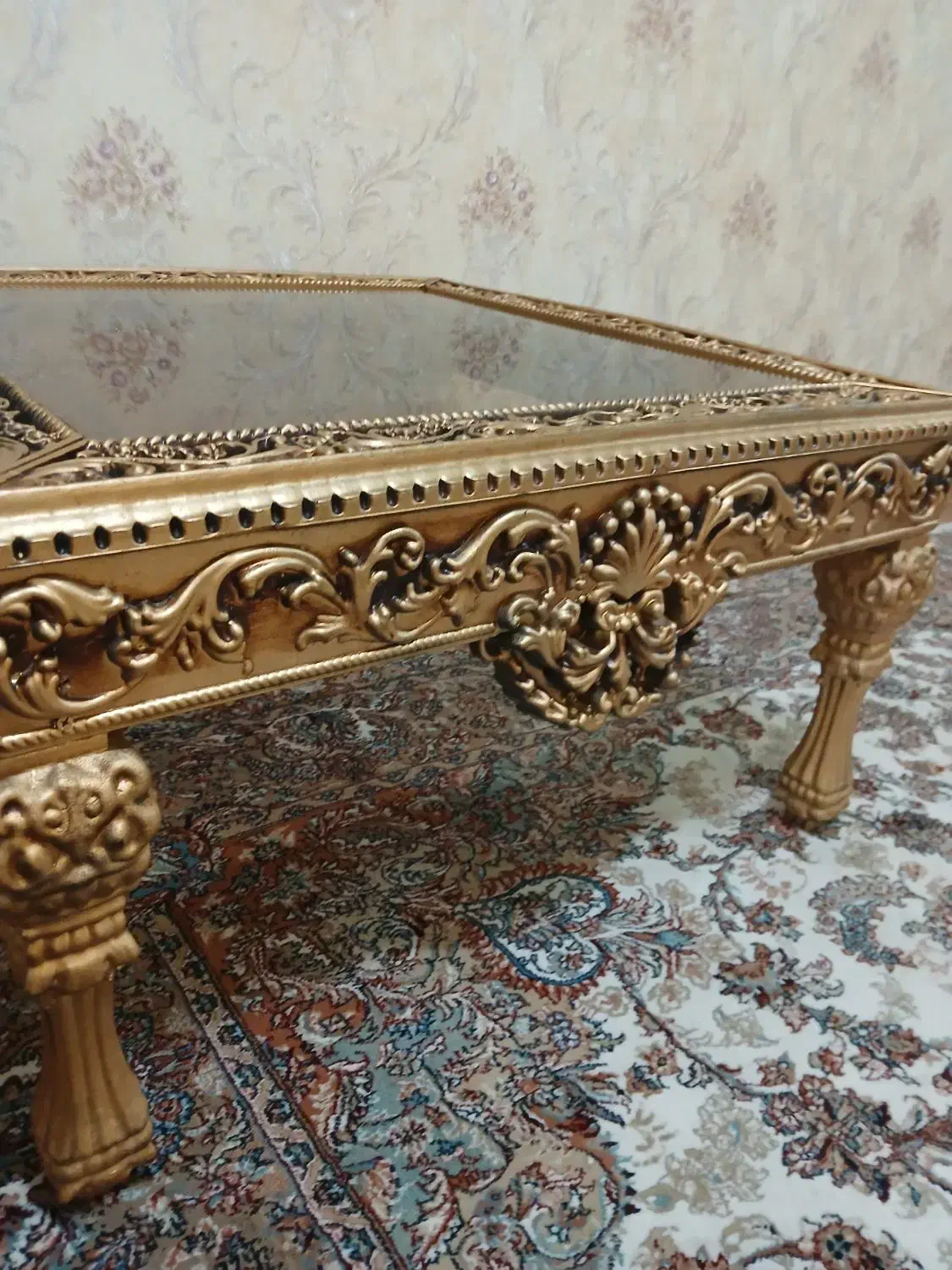 جلومبلی|مبلمان خانگی و میز عسلی|خوی, |دیوار