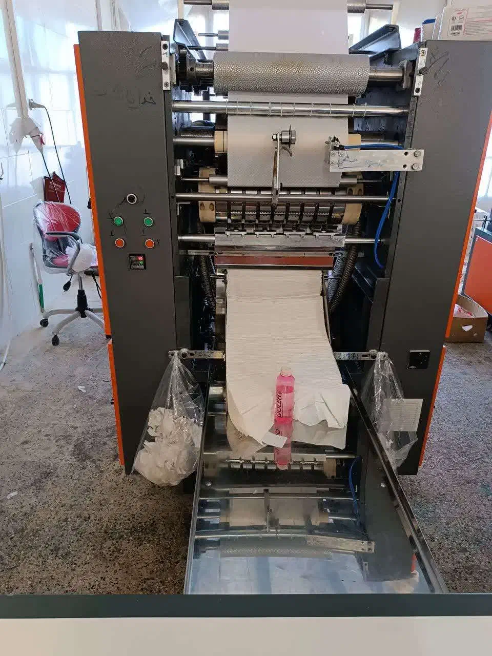 تعمیر و نصب انواع دستگاههای تولید دستمال کاغذی|خدمات پیشه و مهارت|اصفهان, سرشبادران|دیوار