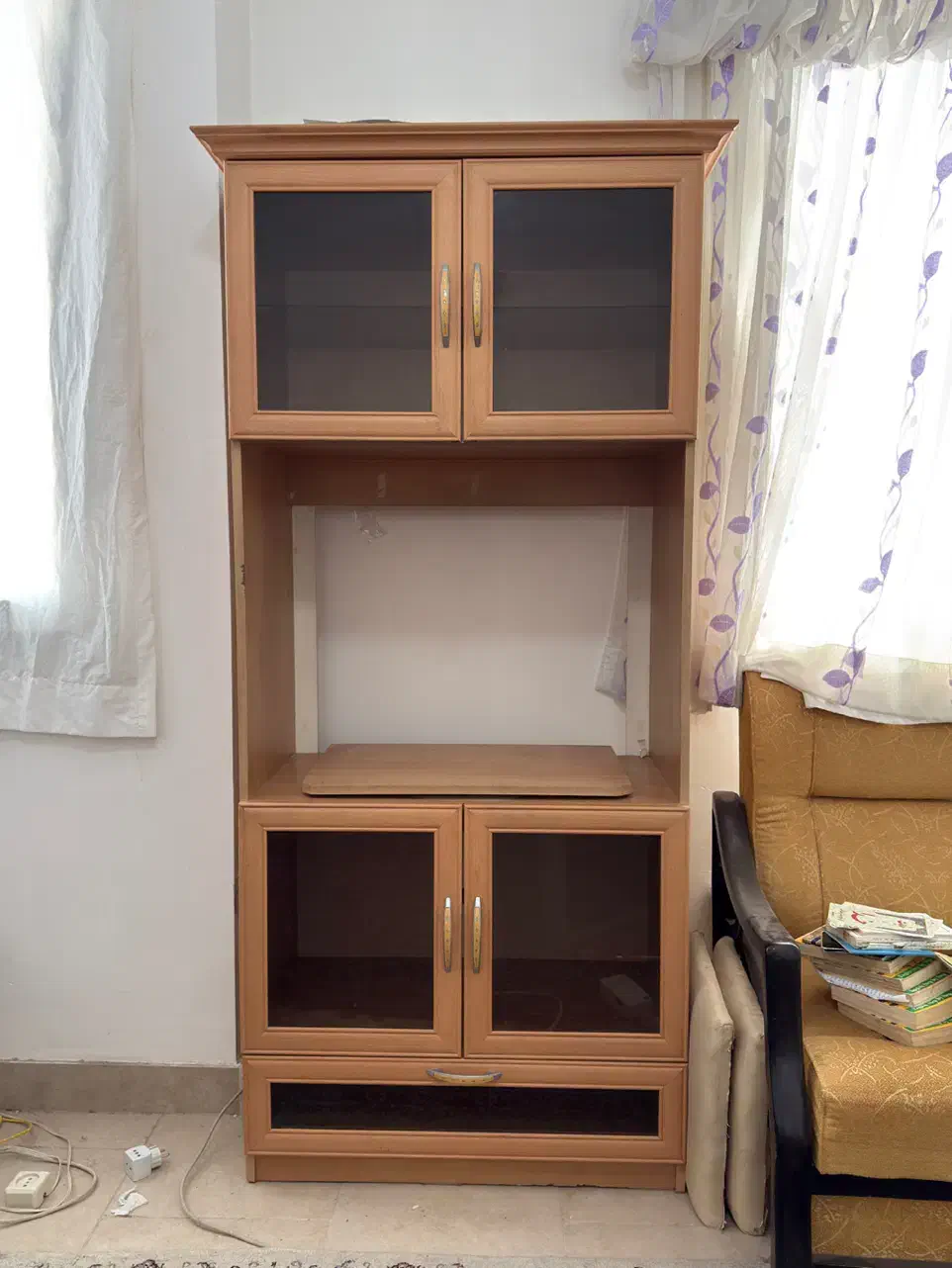 تلوزیون 21 اینچ|تلویزیون و پروژکتور|پرند, فاز ۱|دیوار