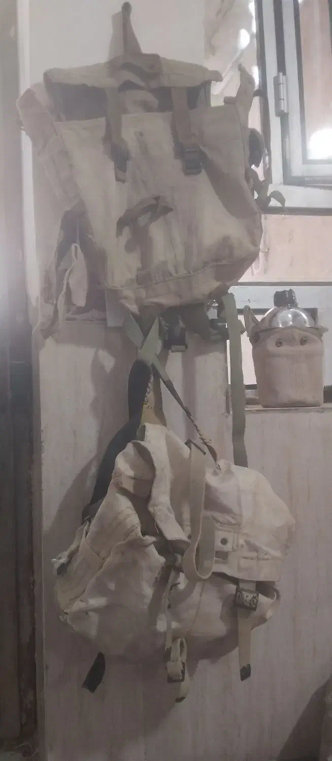 دوعدد کوله پشتی و یک عدد قمقمه اب.|کوهنوردی و کمپینگ|ملکشاهی, |دیوار